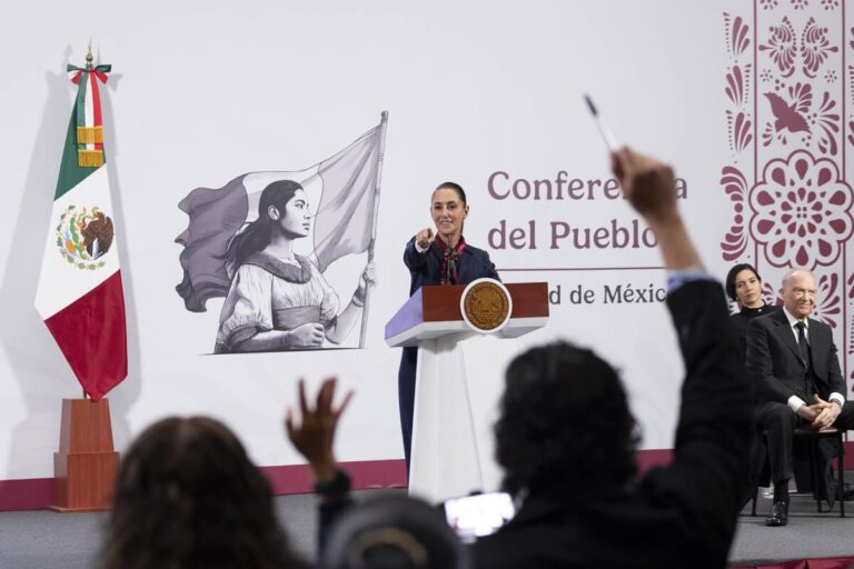 Persisten dudas sobre la salida de Gertz de la FGR; antes era elogiado, hoy lo corren