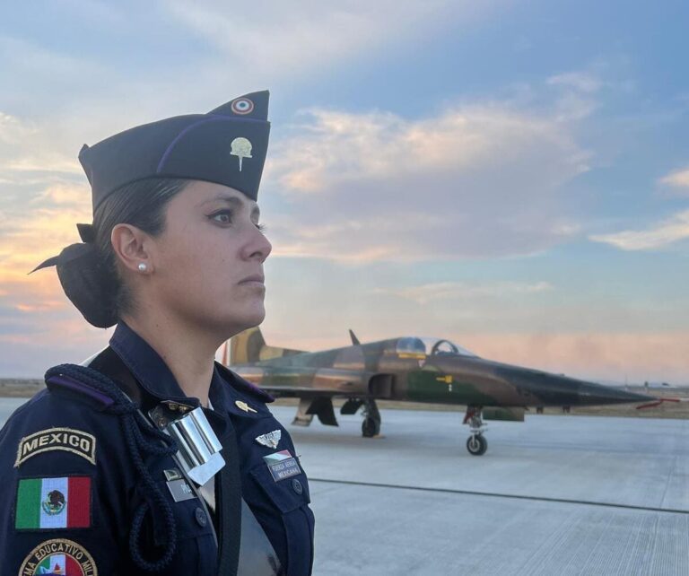  Reconocimiento a la Fuerza Aérea Mexicana y espectáculo de drones en el marco del 80 Aniversario del retorno a la Patria de la Fuerza Aérea Expedicionaria Mexicana