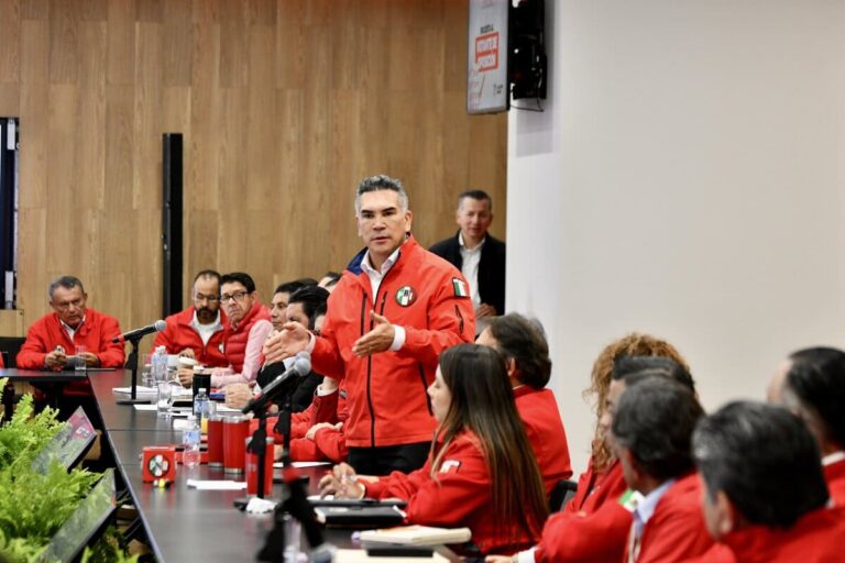 Otra más de Alito Moreno, rompen PRI e Internacional Socialista