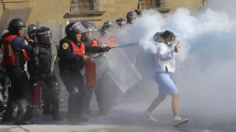 Entre la pinza de la intolerancia y la represión