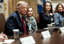 Trump pierde fuelle; adelanta su Informe 2026: puro yo, yo, yo, yo