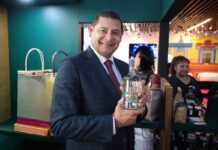 Homenaje Vial a Bartlett Despierta Debates