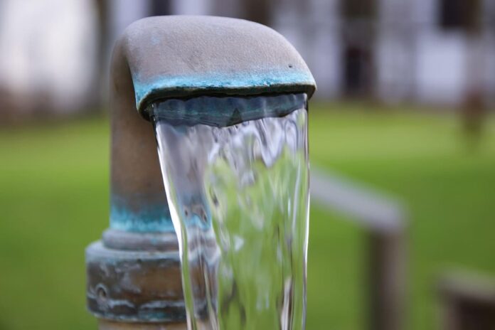 water-tap-2269335_1280 (1)