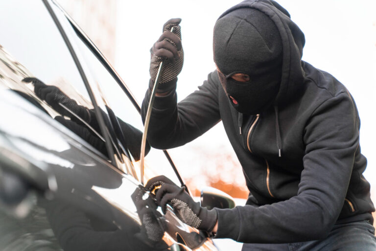 Robo de autos en México cae 16% en 2025