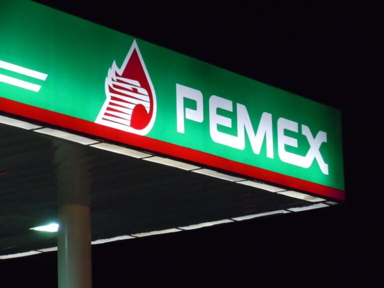Apoyos a Pemex y deuda ensombrecen las finanzas al cierre de 2025