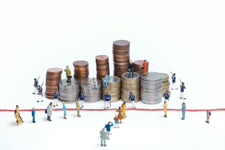 Caída en inversiones y empresas marca la economía mexicana en el último año