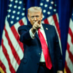 Trump Acusado de Lucrar con Presidencia