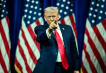 Trump Acusado de Lucrar con Presidencia