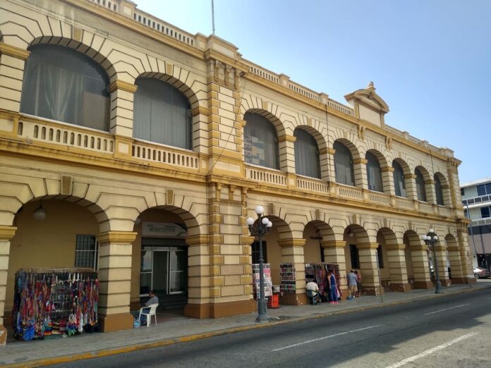 Palacio_Federal_en_la_Ciudad_de_Veracruz_01 (1)