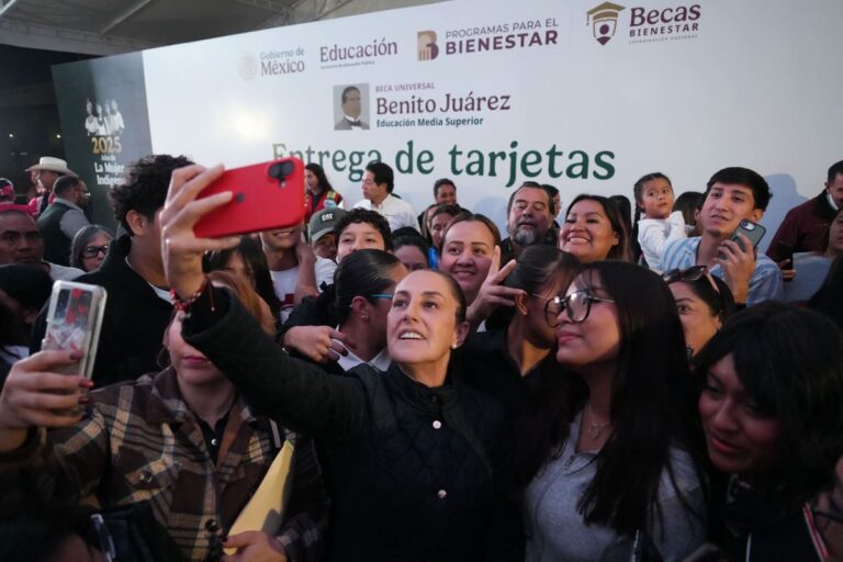 Nuestros políticos están obsesionados con las selfies