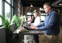 Funcionarios en la mira: miles de delitos