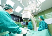 El sistema de salud de EE. UU. depende, en gran parte, de los médicos inmigrantes