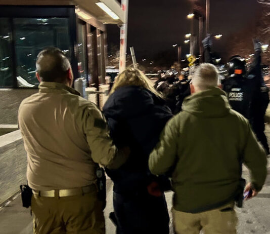 La detención de inmigrantes latinos sin antecedentes penales se multiplicó por 6 en 2025, por cuenta de ICE