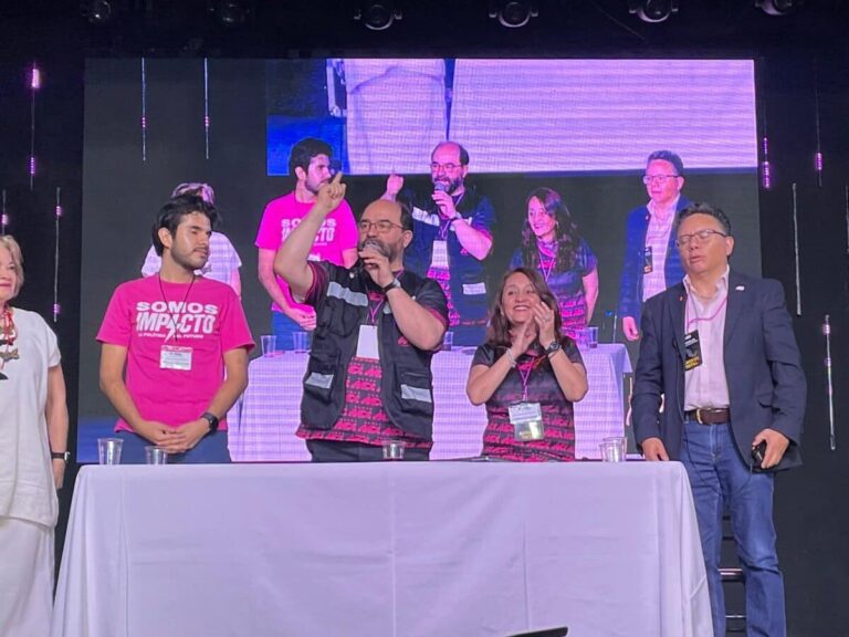 Desgaste Ideológico Sacude Partidos Mexicanos