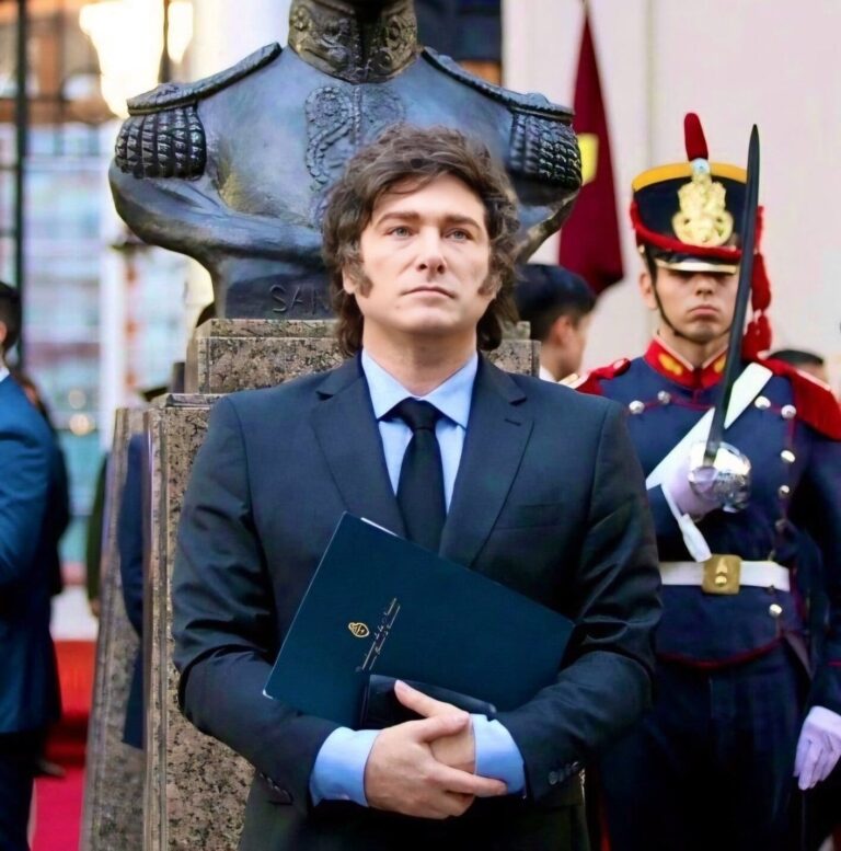 Milei destroza un siglo de conquistas laborales, en Argentina
