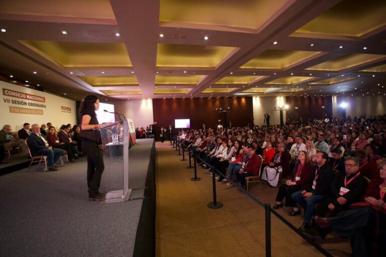 Morena Adelanta Elecciones Internas con Contradicciones