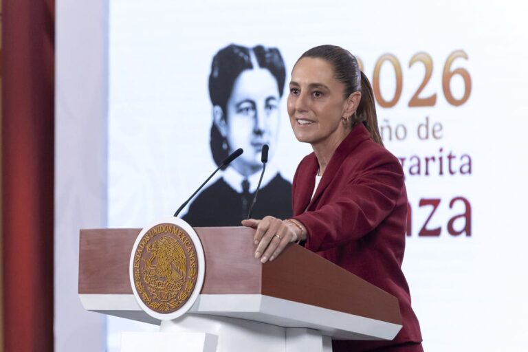 Sheinbaum rehúye responsabilidad en golpes al narco