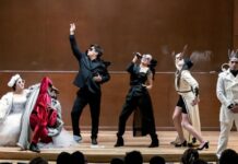 Ser verdad o ser viral, esa es la cuestión: Hamlet 3.5 en el Centro Nacional de las Artes