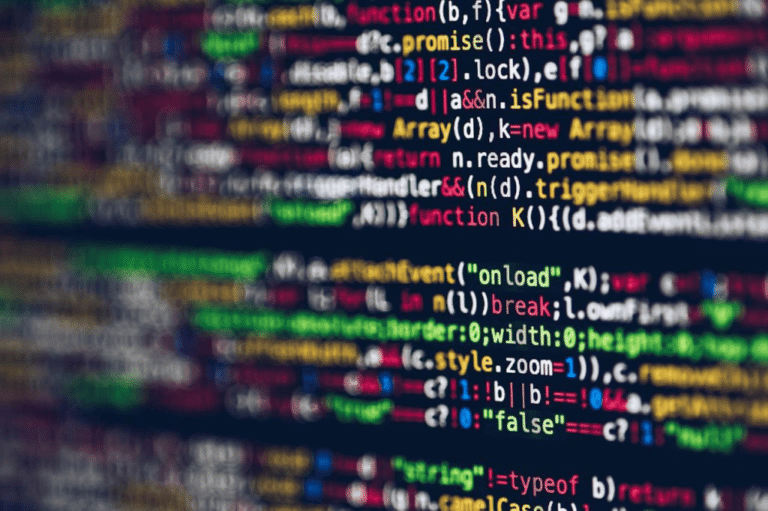 Ni algoritmos ni Inteligencia Artificial: Por qué el pensamiento humano es la última línea de defensa digital