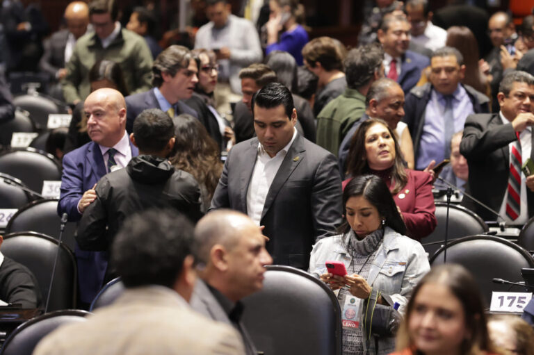 Aliados de Morena temen absorción total