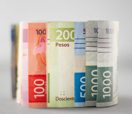 Recorte a Pemex ayuda al balance público en febrero, pero afecta inversión