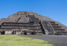 De Barcelona a la piramide de la Luna