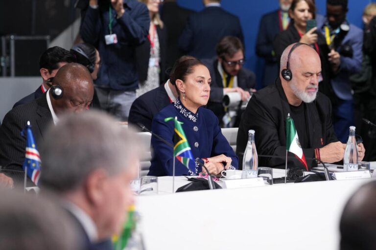 Bloque de Barcelona no es democrático ni de izquierda