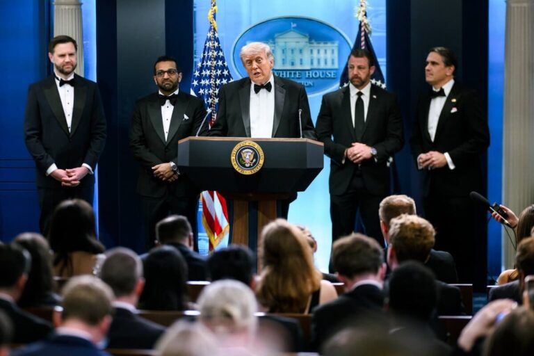 Trump: la cola mueve al perro o victoria política por narrativa