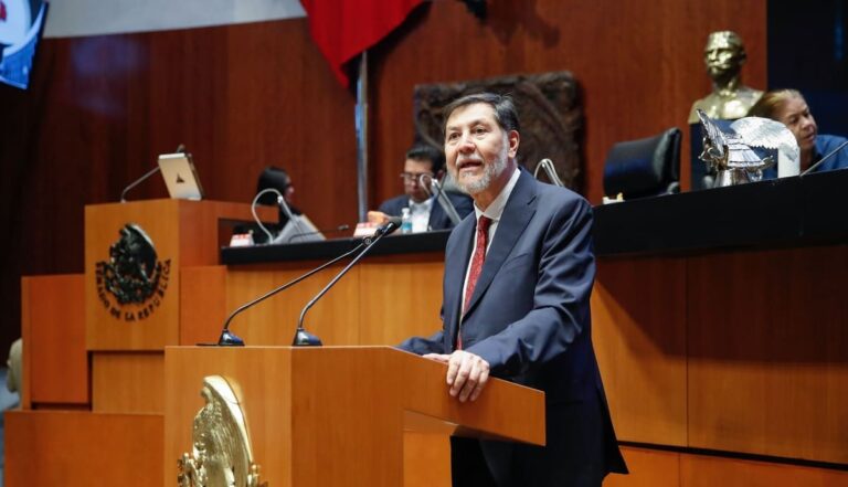 Noroña: Fuga de Entrevista y Defensa de Lujos