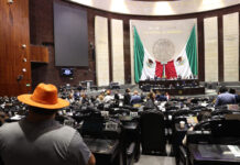 Congreso paralizado, pero aprobando burlas