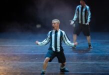 A Dance Tribute to the Art of Football demuestra que la pasión al balompié se vive en el estadio y también sobre el escenario