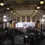 El medio es el mensaje, pero el contenido critica al poder