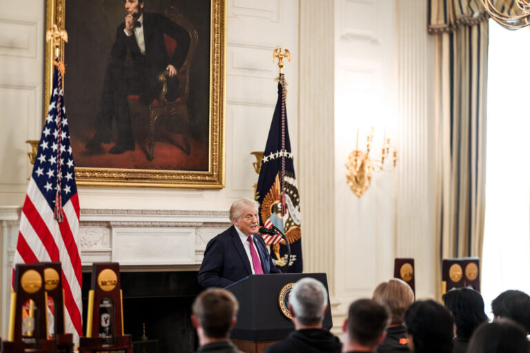 Videoblog: Trump elimina capos, va por AMLO