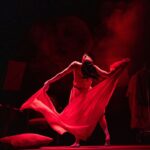 Teatro Santa Catarina recibe a Lady Óscar Salomé, unipersonal sobre el juicio por “indecencia” contra Óscar Wilde