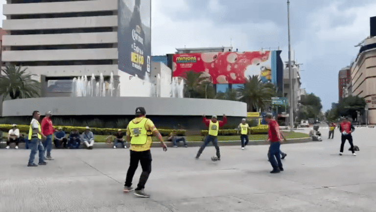 Educación al garete: futbol y plantones de la CNTE y la SEP