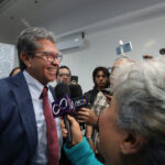 Monreal y la defensa de papel de México