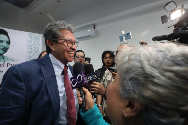 Monreal y la defensa de papel de México