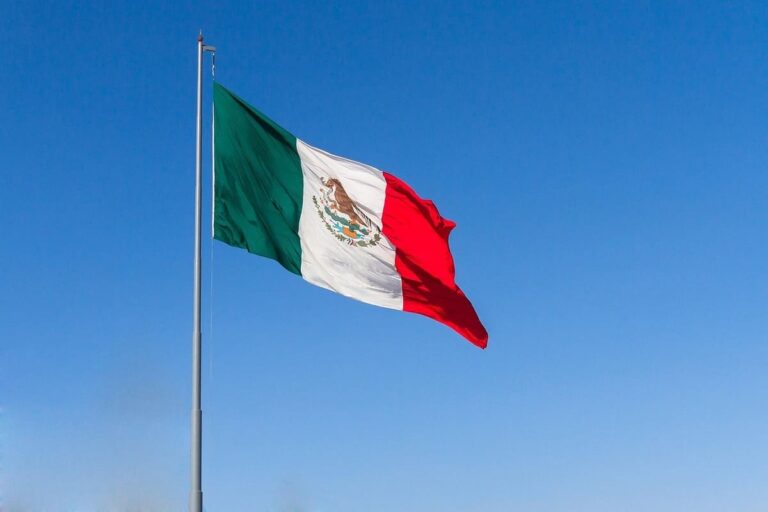 A la soberanía y la bandera las usan de taparrabos