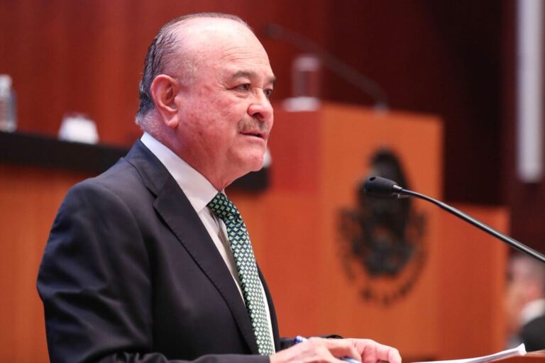 Ernesto Ruffo: “Agárrense de las manos”