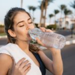 ¿Sin energía, mal humor y cero foco? Tu cerebro podría estar pidiendo agua