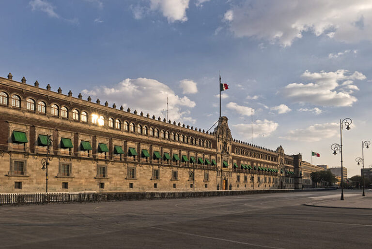 Fumiguemos el Palacio Nacional