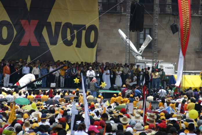 Mexico_City_rally_7-30-06_2 (1)