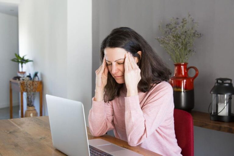 La migraña afecta principalmente a las mujeres y es la primera causa de discapacidad entre las jóvenes