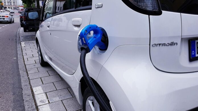 stux-electric-car-4276419_1280 (1)