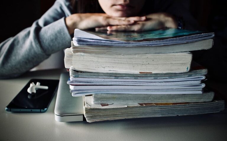 Hacia una política nacional sobre dispositivos digitales en las escuelas