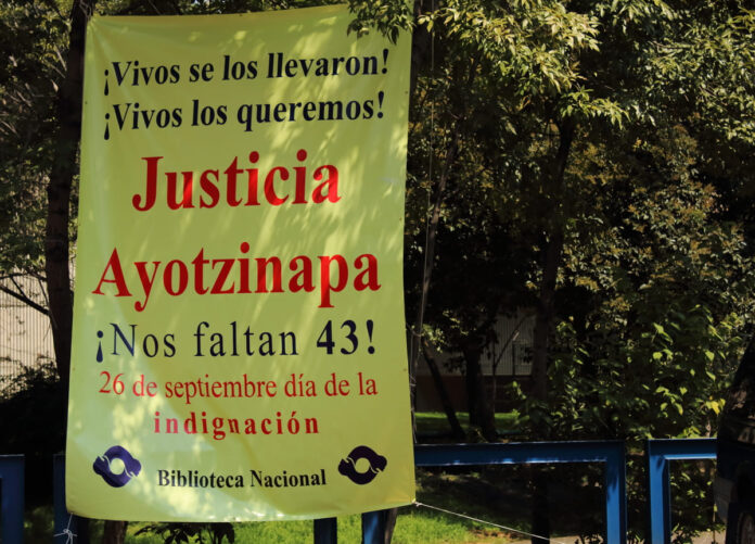 Justicia_para_Ayotzinapa (1)
